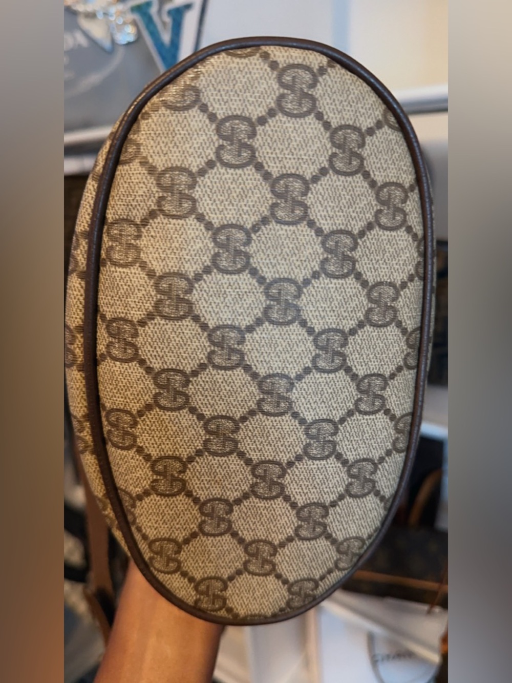 Authentic Gucci GG Supreme Bucket bag - Picture 2 of 16
